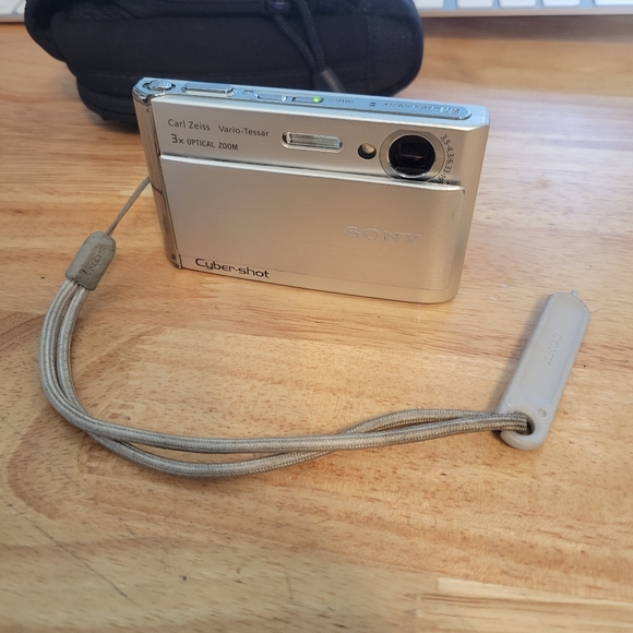 Sony Cyber-shot DSC-T70 Super Steady Shot Digital Camera Silver - Tested works. - Picture 3 of 9